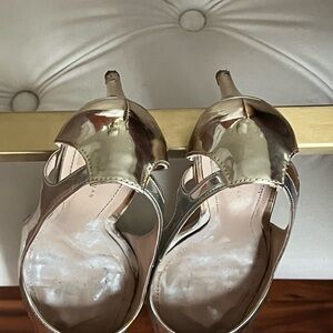 Heals in chrome; golden heal